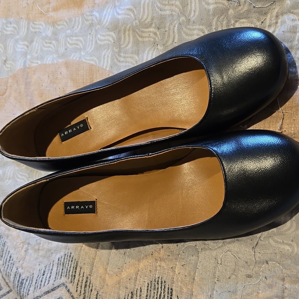 Array Flatter Dark Gray Leather Round Toe Pumps 8w
